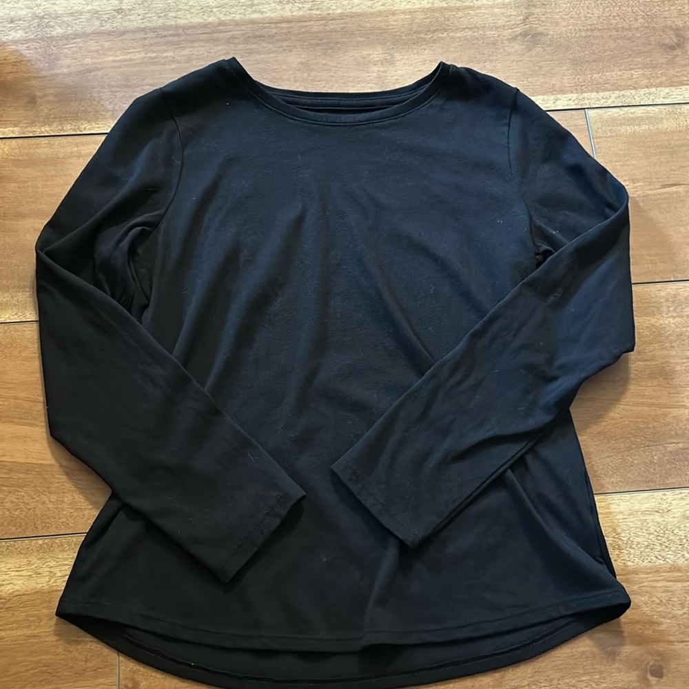 Plain black longsleeve t shirt